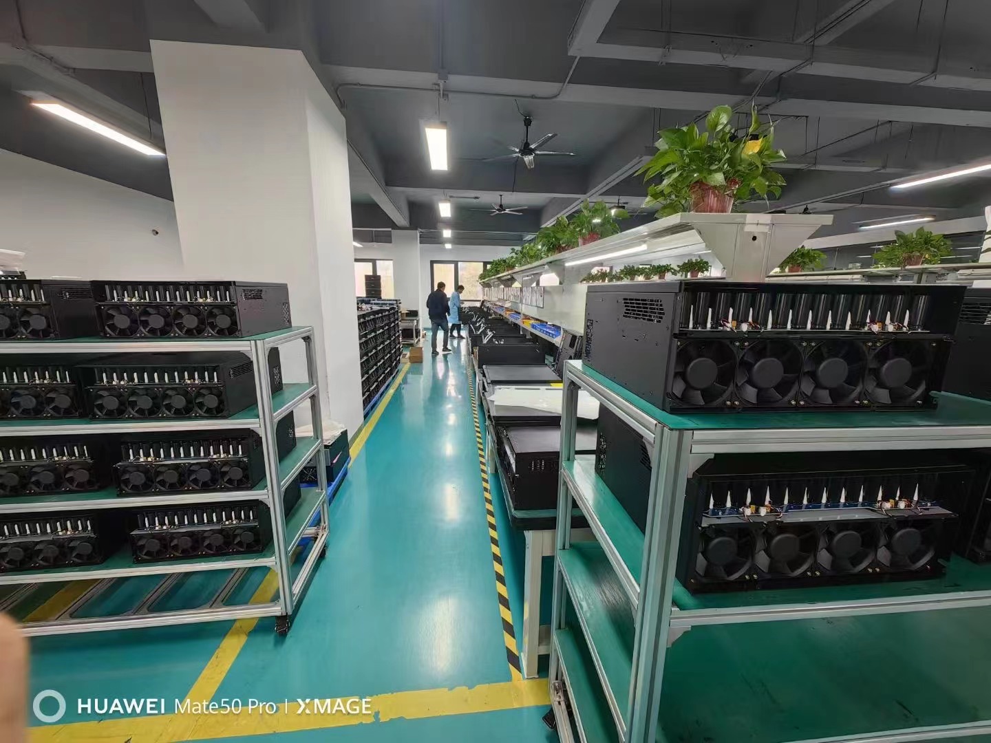 大面积的厂房仓库